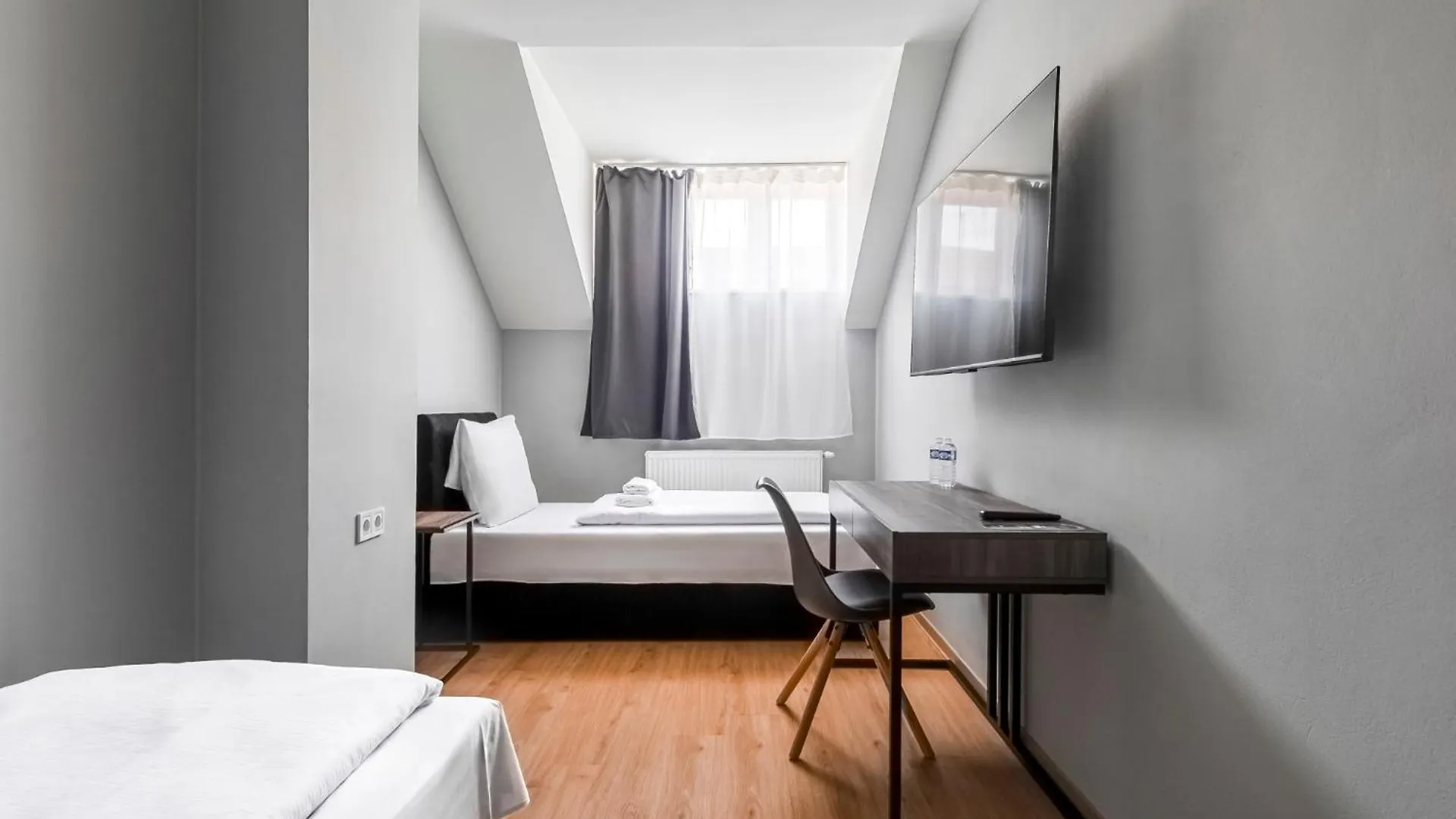 ***  Koruna Hotel Praga República Checa